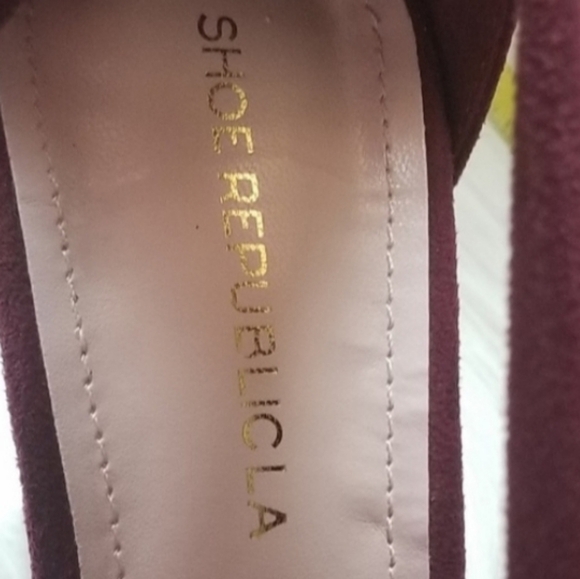 Sale Shoe Republic LA Maroon Color Heels - Picture 9 of 9